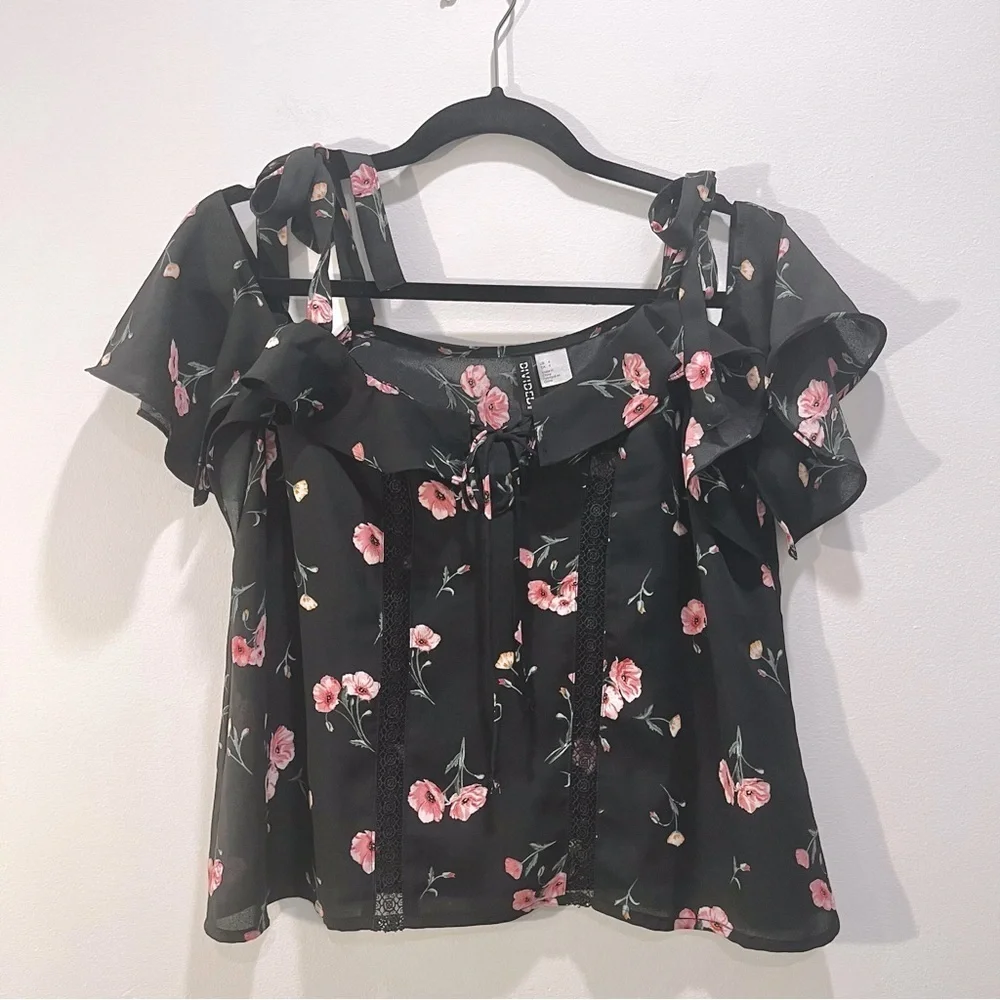 H&M Floral Semi Sheer Dainty Shoulder Tie Flutter Sleeve Summer Front Bow Blouse - Picture 4 of 8